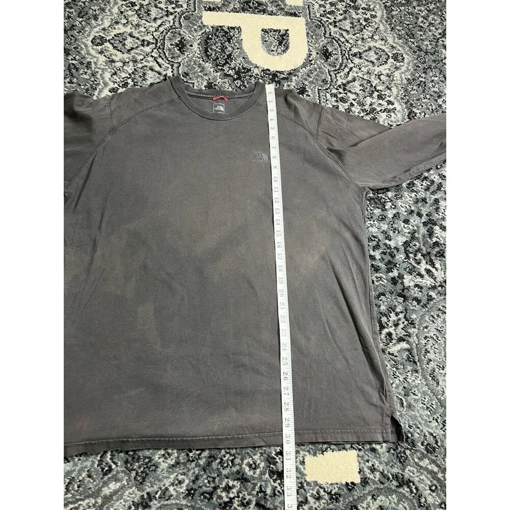 Vintage Style Men The Northface Long sleeve Tshirt Size XL Gray Sunfade Paint